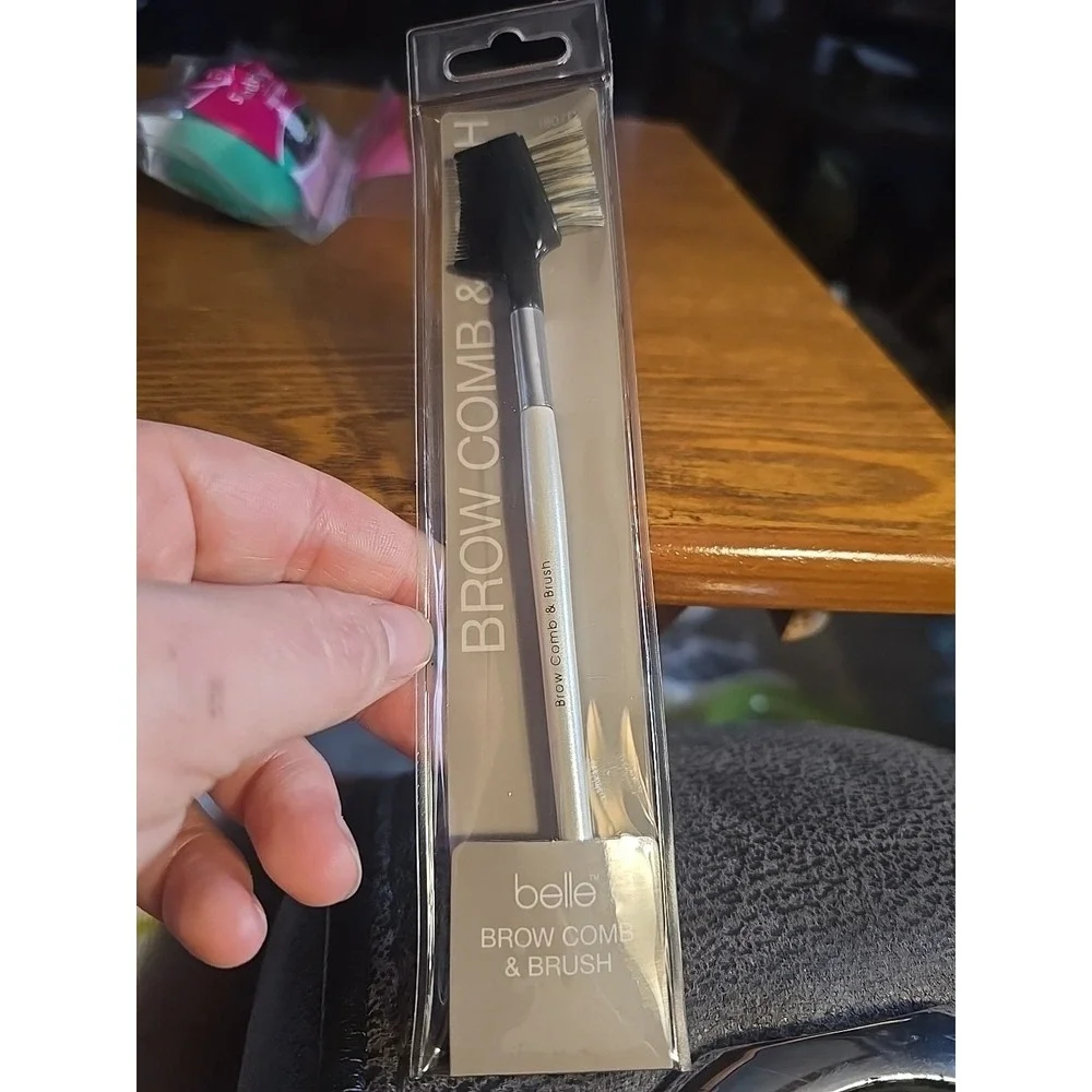 NEW Belle Brow Comb & BRUSH‎